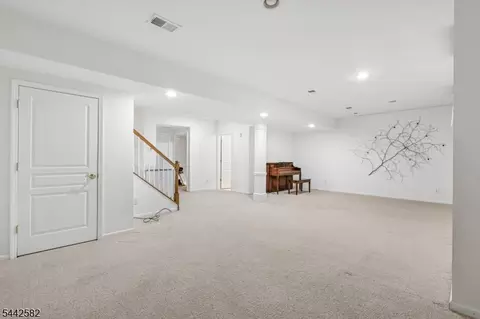 5 Scarlet Oak Ln, Paramus, NJ 07652 photo 41