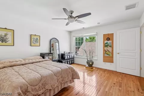 5 Scarlet Oak Ln, Paramus, NJ 07652 photo 38