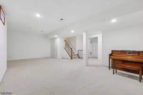 5 Scarlet Oak Ln, Paramus, NJ 07652 photo 42