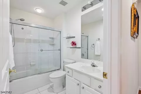 5 Scarlet Oak Ln, Paramus, NJ 07652 photo 33