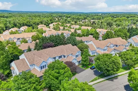 5 Scarlet Oak Ln, Paramus, NJ 07652