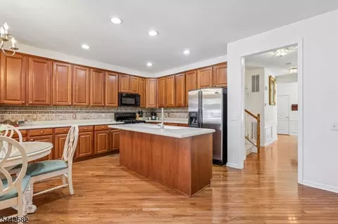5 Scarlet Oak Ln, Paramus, NJ 07652 photo 6