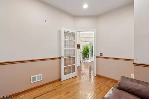 5 Scarlet Oak Ln, Paramus, NJ 07652 photo 18