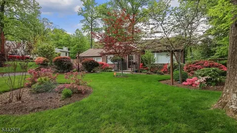 Exterior - 1399 Birch Hill Rd, Mountainside, NJ 07092 photo 2 of 10