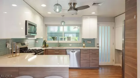 Kitchen - 1399 Birch Hill Rd, Mountainside, NJ 07092 photo 2 of 3