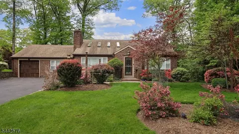 Exterior - 1399 Birch Hill Rd, Mountainside, NJ 07092 photo 3 of 10