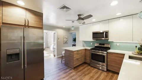 Kitchen - 1399 Birch Hill Rd, Mountainside, NJ 07092 photo 3 of 3