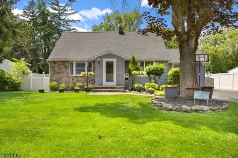 134 Marion Ct, Pompton Lakes, NJ 07442