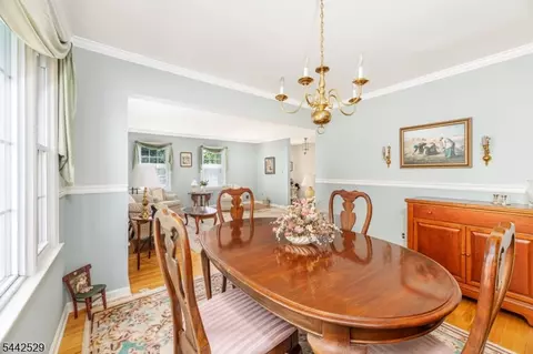 33 Galway Dr, Mendham, NJ 07945
