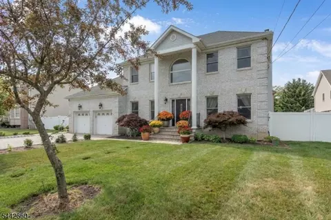 664 Roosevelt Ave, Piscataway, NJ 08854