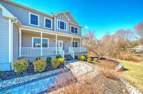 1125 Van Arsdale Dr, Branchburg, NJ 08853