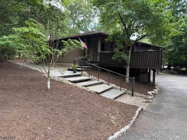 765 Pines Lake Dr, Wayne, NJ 07470