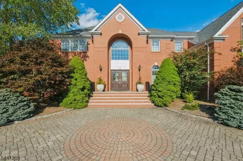 54 Westmount Dr, Livingston, NJ 07039