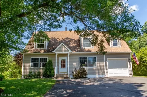 117 Circle Dr S, Lambertville, NJ 08530