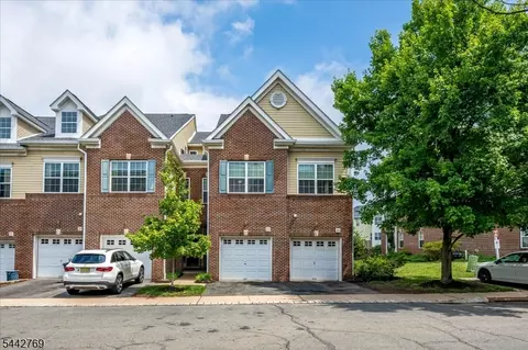 27 Taft Ln, Morristown, NJ 07960