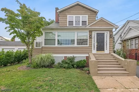 11 Brookwood Dr, Maplewood, NJ 07040