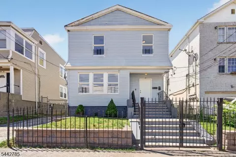 17 Wolcott Ter #2, Newark, NJ 07112