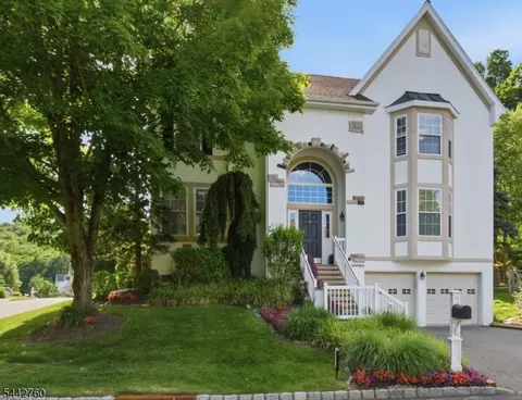 1 Rock Ledge, Oakland, NJ 07436