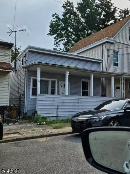 34 8th Ave, Paterson, NJ 07524