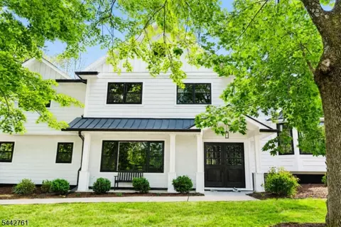 50 Mountain Ave, Warren, NJ 07059