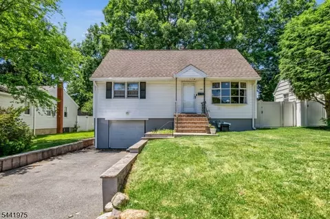 101 Pinecrest Ter, Wayne, NJ 07470