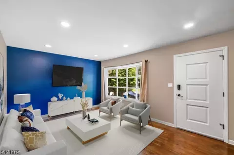 Living - 101 Pinecrest Ter, Wayne, NJ 07470 photo 1 of 3