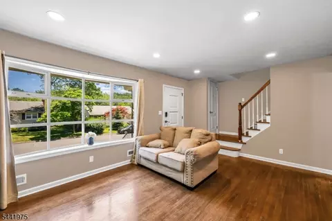 Living - 101 Pinecrest Ter, Wayne, NJ 07470 photo 3 of 3