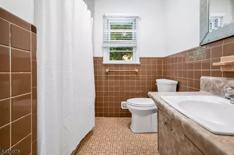 Bath - 101 Pinecrest Ter, Wayne, NJ 07470 photo 1 of 2