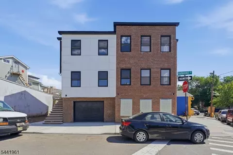 34 Parkhurst St, Newark, NJ 07114