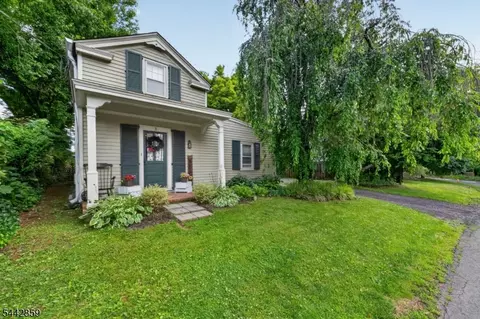 3 Union St, Kingston, NJ 08528