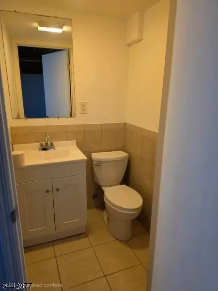 98 Craske St, Woodbridge, NJ 07095