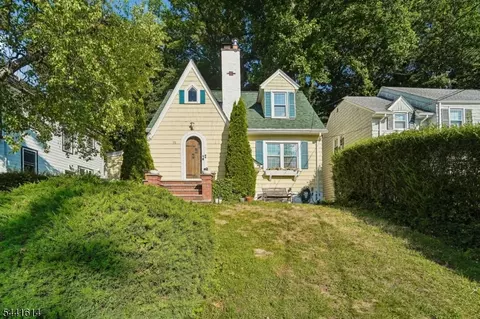75 Rollinson St, West Orange, NJ 07052