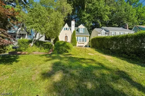 75 Rollinson St, West Orange, NJ 07052