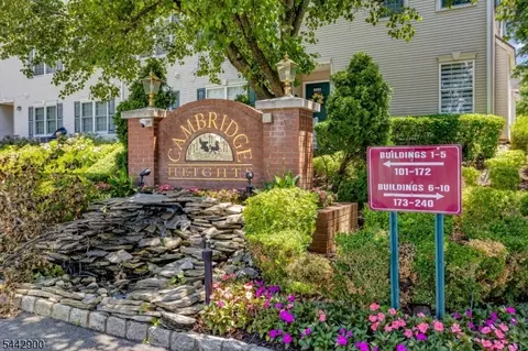 200 Cambridge Ct #200, Clifton, NJ 07014