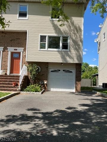17 Garden Dr # B, Elmwood Park, NJ 07407