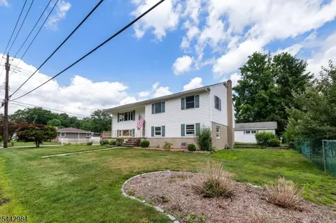 67 Greenbrook Dr, West Milford, NJ 07480