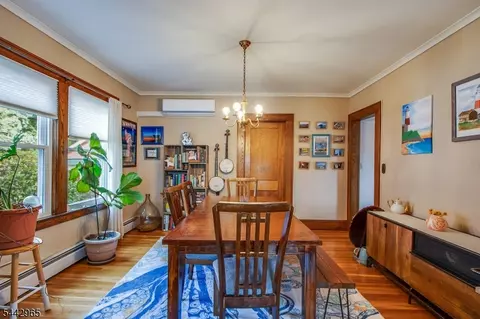 Dining - 110 Lyons Pl, Springfield, NJ 07081 photo 1 of 2