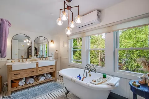 Bath - 110 Lyons Pl, Springfield, NJ 07081 photo 2 of 3