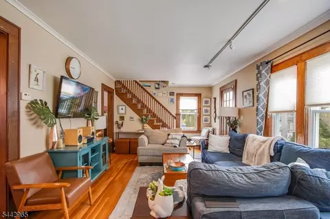 Living - 110 Lyons Pl, Springfield, NJ 07081 photo 2 of 2