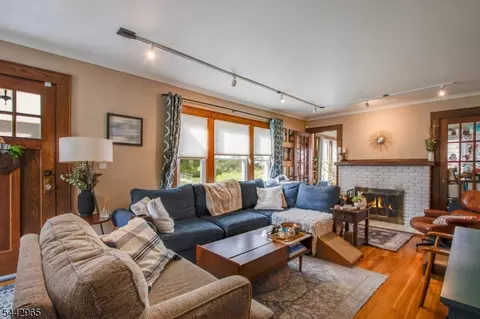 Living - 110 Lyons Pl, Springfield, NJ 07081 photo 1 of 2