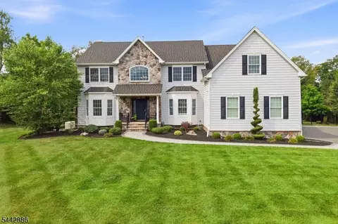 284 Shelburne Pl, Hillsborough, NJ 08844