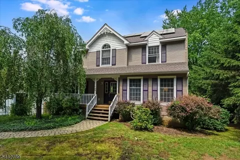 183 School House Rd, Oak Ridge, NJ 07438