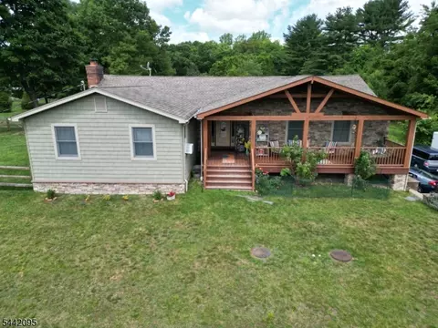 4 Northbrae Dr, Boonton, NJ 07005