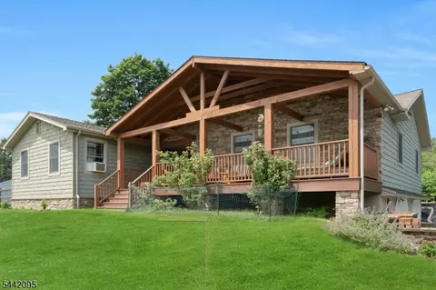 4 Northbrae Dr, Boonton, NJ 07005