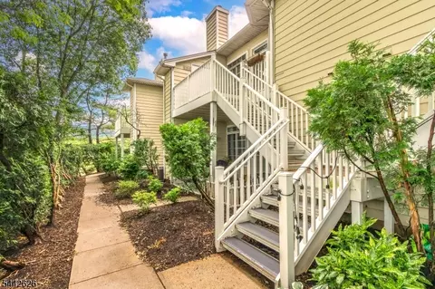 24 Wescott Rd #24, Bedminster, NJ 07921