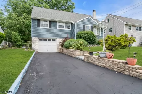 21 Mcguire St, Metuchen, NJ 08840