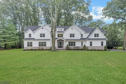 263 Arbor Rd, Franklin Lakes, NJ 07417