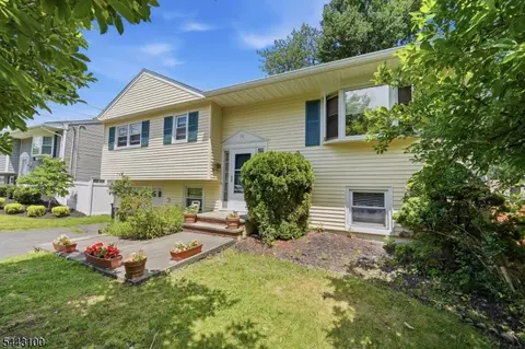 194 Elmwood Dr, Parsippany, NJ 07054