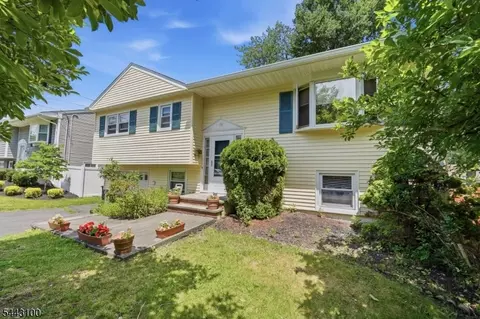194 Elmwood Dr, Parsippany, NJ 07054