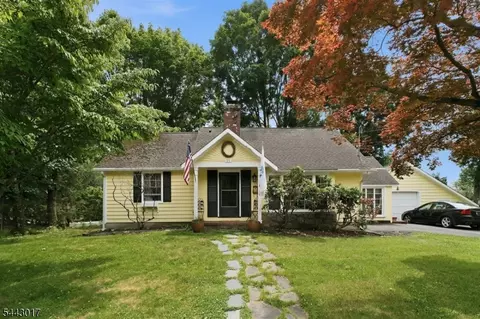 11 Putting Grn, Sparta, NJ 07871